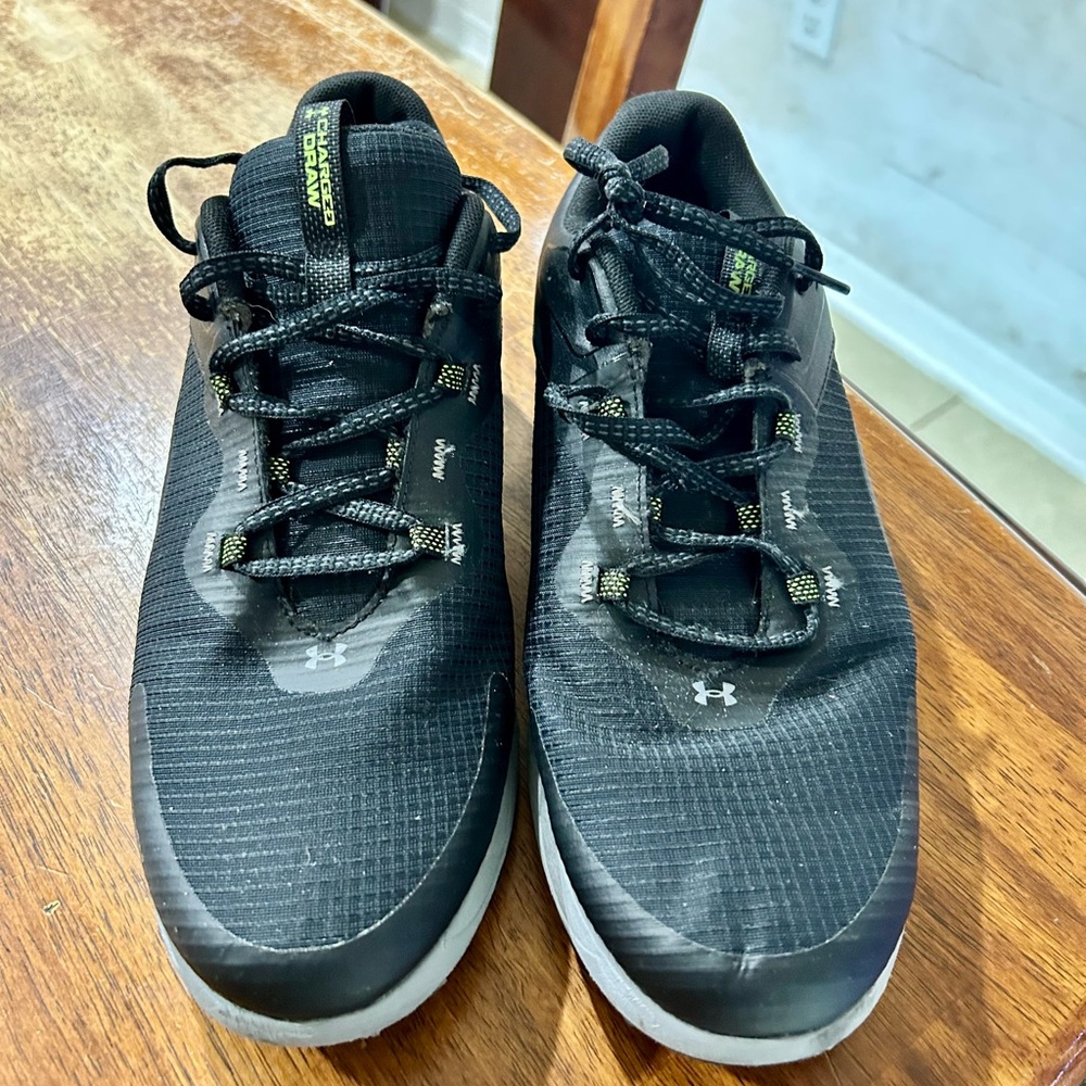 Under Armour Black and Gray spikeless golf Shoes - Picture 5 of 7